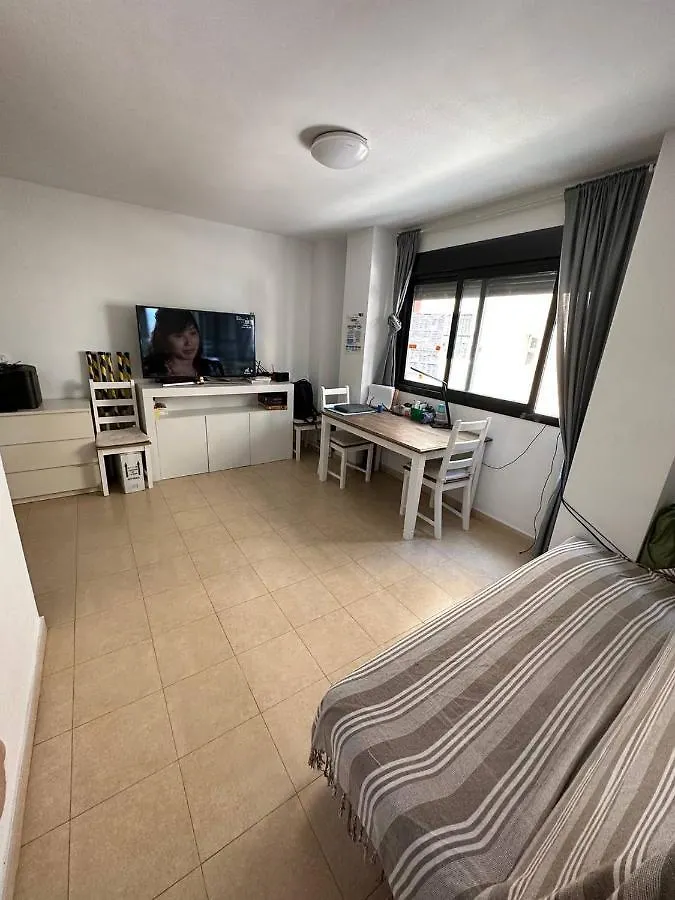 Apartment A / A 4Pax Near The Beach Málaga